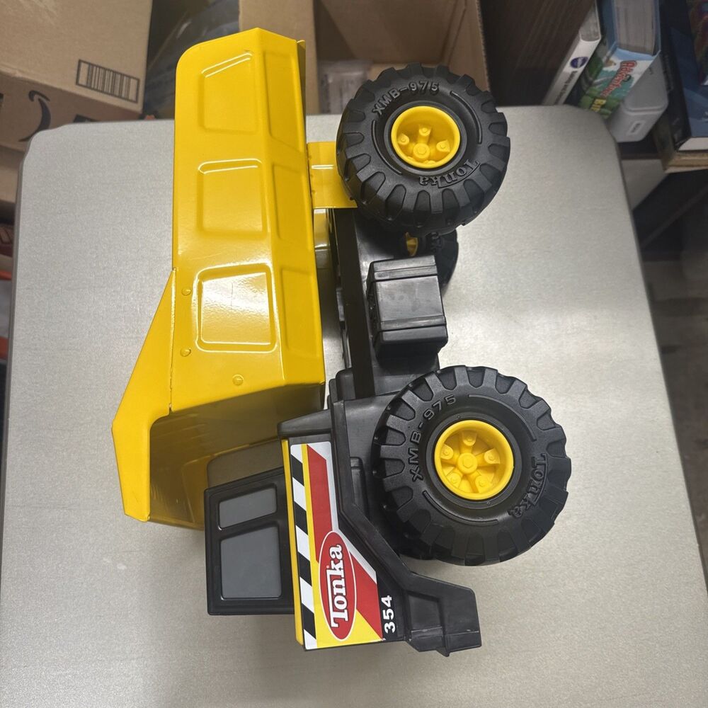 TONKA DUMP TRUCK 354 PLASTIC and METAL PRESSED STEEL YELLOW - Picture 6 of 11